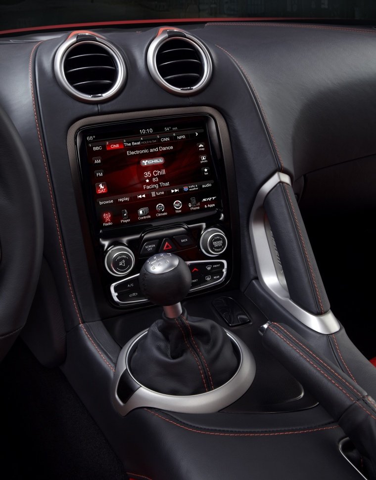 2016 Dodge Viper GTS Center Stack Picture