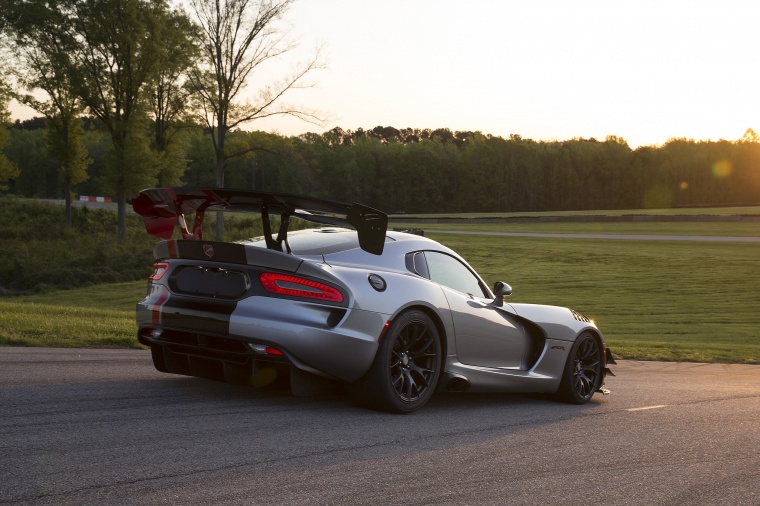 2016 Dodge Viper ACR Picture