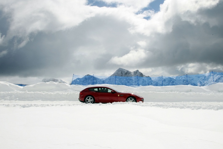 2012 Ferrari FF Coupe Picture