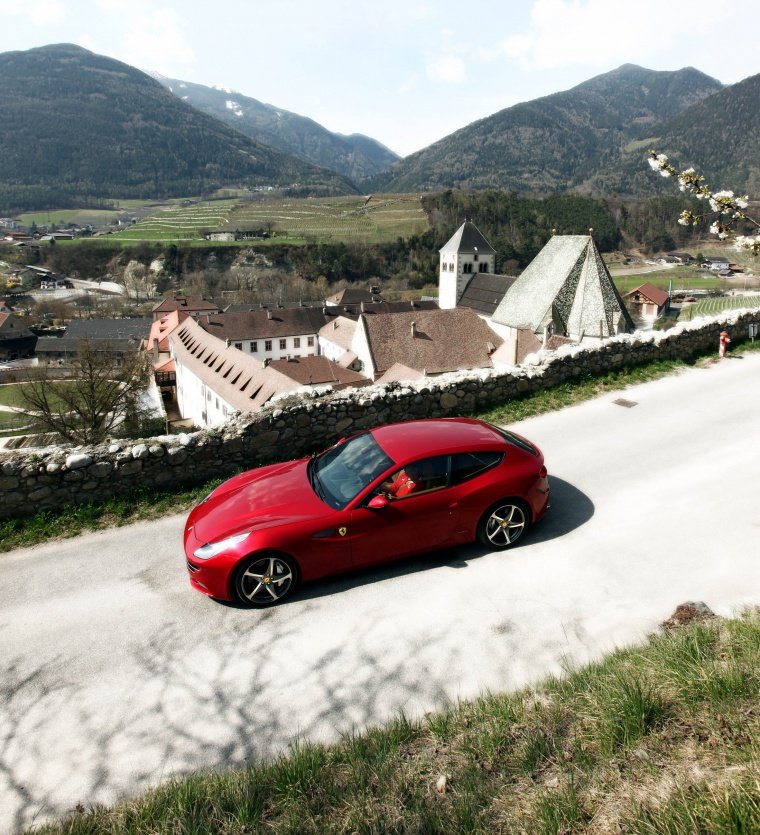 2014 Ferrari FF Coupe Picture