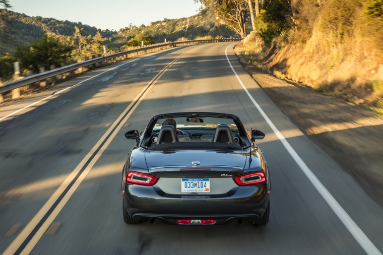 2017 Fiat 124 Spider Picture