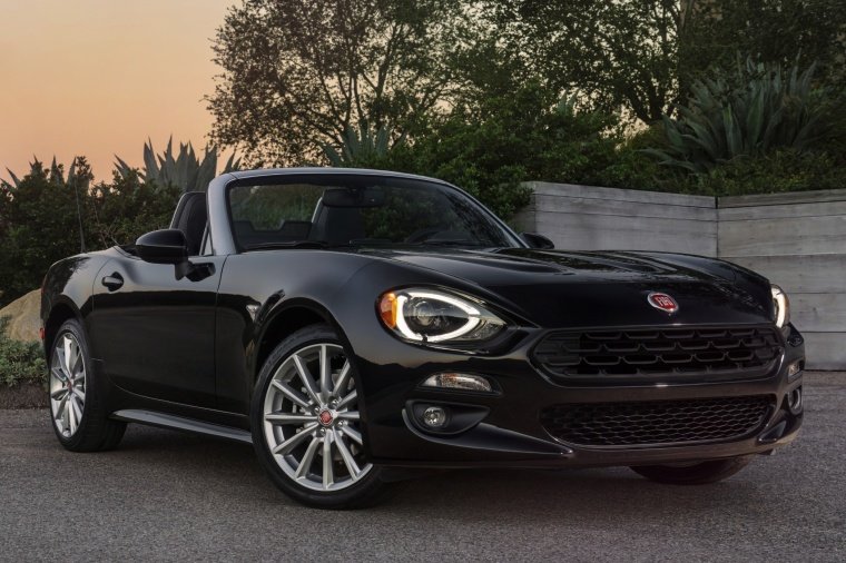 2017 Fiat 124 Spider Picture