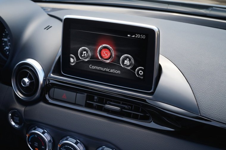 2018 Fiat 124 Spider Dashboard Screen Picture