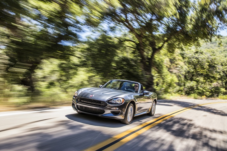 2018 Fiat 124 Spider Picture