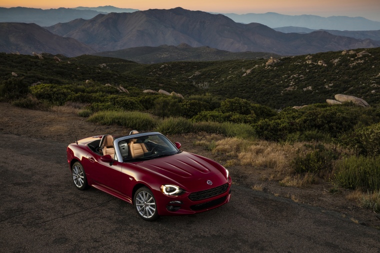 2018 Fiat 124 Spider Picture