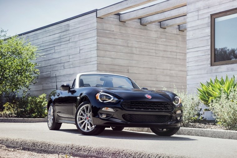 2018 Fiat 124 Spider Picture
