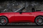 Picture of 2018 Fiat 124 Spider Abarth in Rosso Red