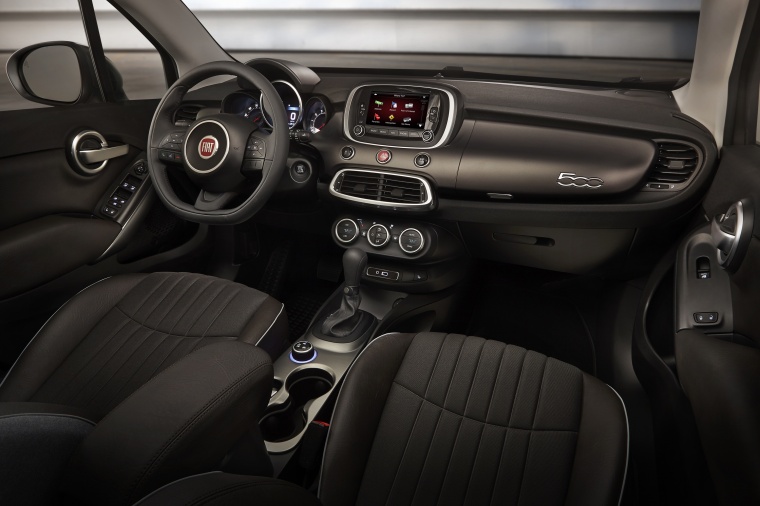 2016 Fiat 500X Cockpit Picture