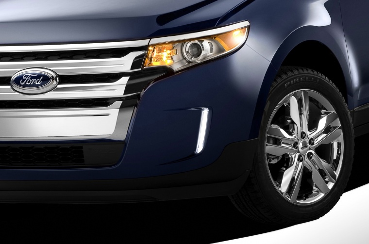 2012 Ford Edge Limited Headlight Picture