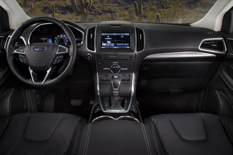 2017 Ford Edge Titanium Cockpit Picture