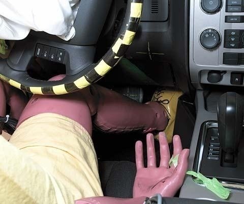 2011 Ford Escape SUV IIHS Frontal Impact Crash Test Picture