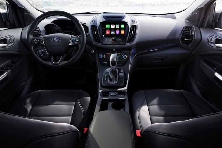 2018 Ford Escape Titanium Cockpit Picture