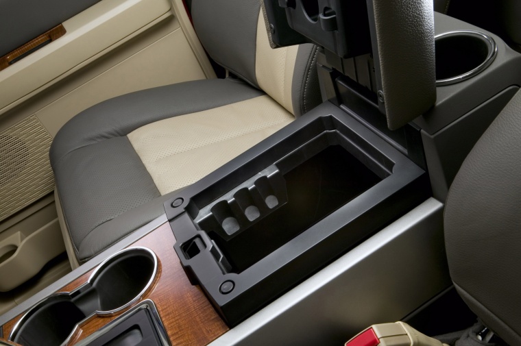 2010 Ford Expedition Center Console Storage Picture
