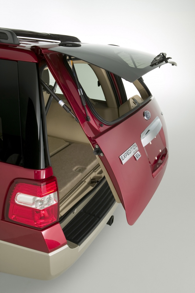 2010 Ford Expedition Trunk Lid Picture