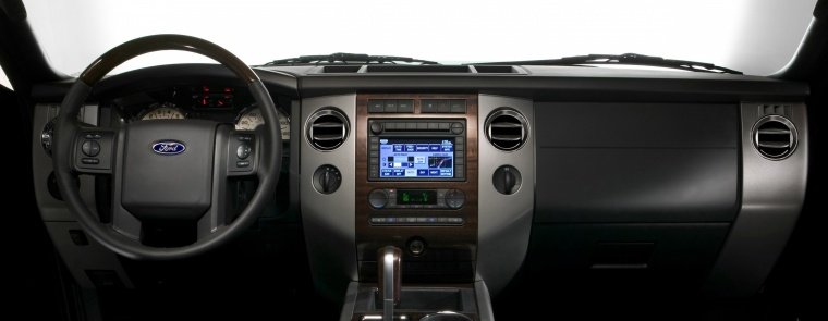 2013 Ford Expedition Cockpit Picture
