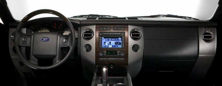2014 Ford Expedition Cockpit Picture