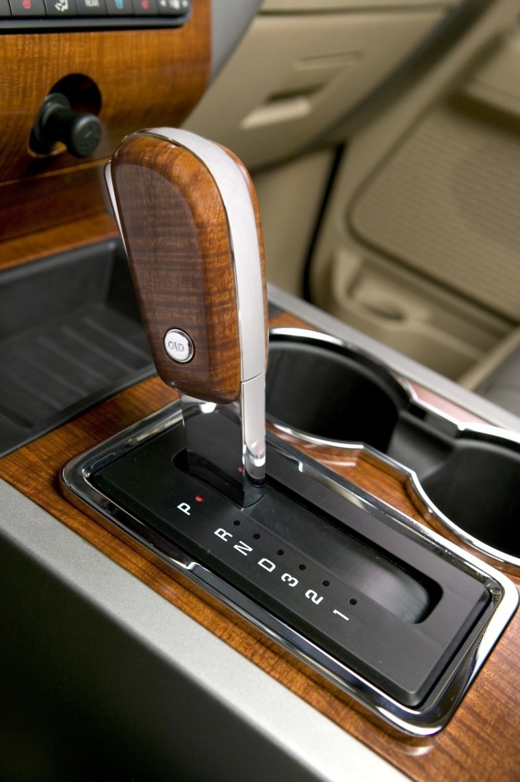 2014 Ford Expedition Gear Lever Picture