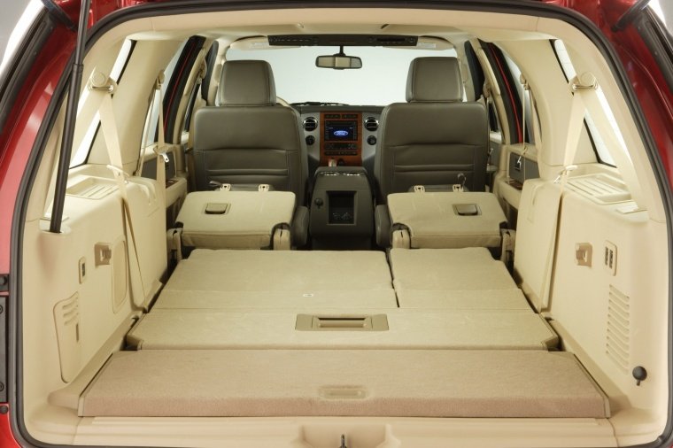 2014 Ford Expedition Trunk Picture