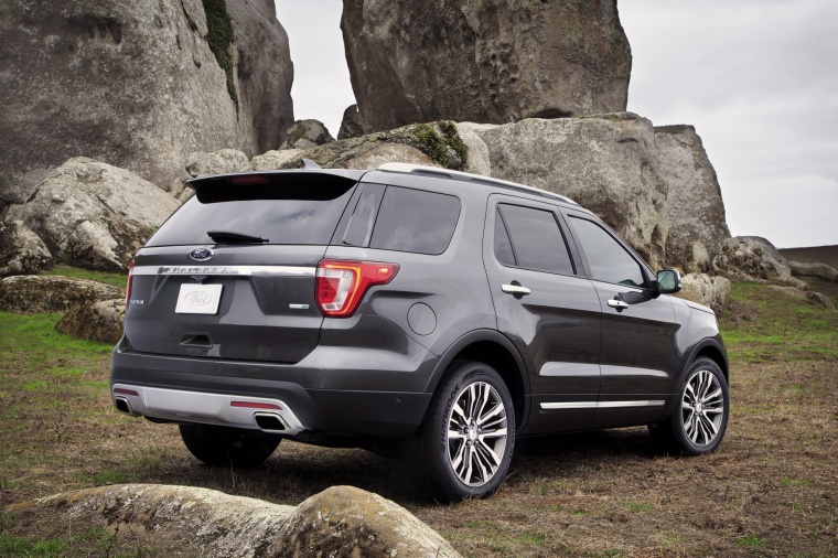 2017 Ford Explorer Platinum 4WD Picture