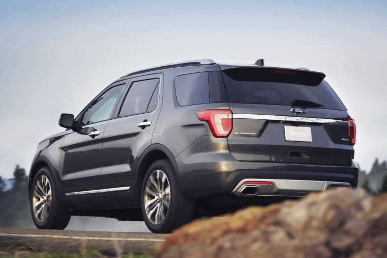 2017 Ford Explorer Platinum 4WD Picture