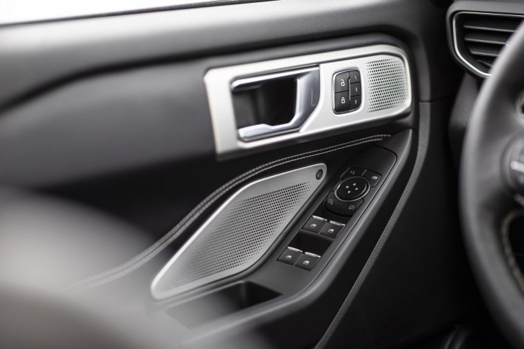 2020 Ford Explorer ST EcoBoost 4WD Door Panel Picture