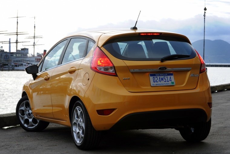 2013 Ford Fiesta Hatchback Picture