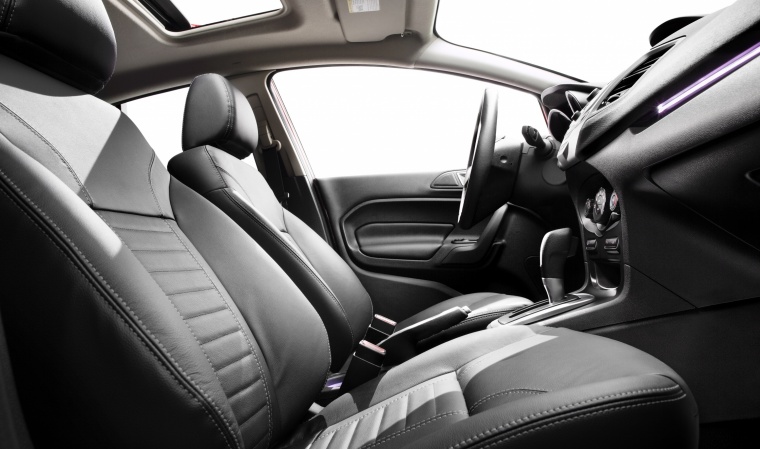 2016 Ford Fiesta Sedan Titanium Front Seats Picture