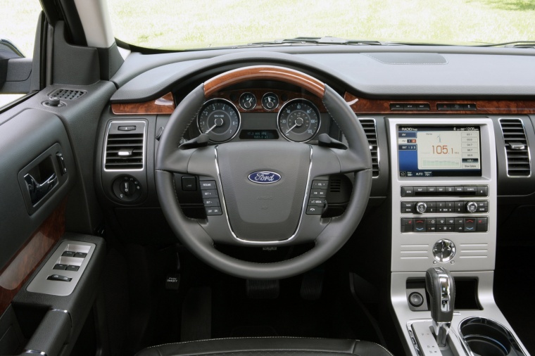 2010 Ford Flex EcoBoost Cockpit Picture