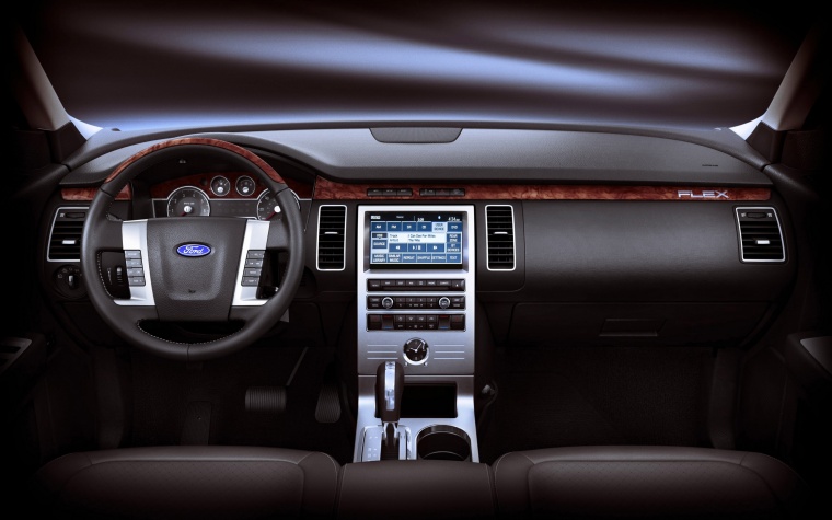 2010 Ford Flex Cockpit Picture