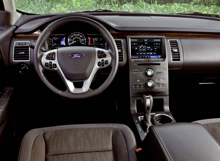 2015 Ford Flex SEL Cockpit Picture