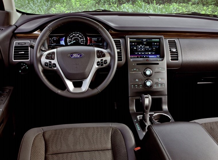 2017 Ford Flex SEL Cockpit Picture