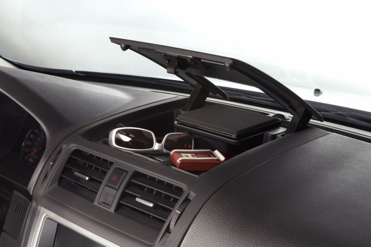 2010 Ford Fusion Hybrid Dashboard Storage Picture