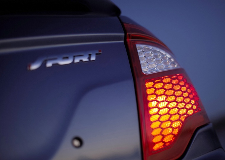 2012 Ford Fusion Sport Tail Light Picture