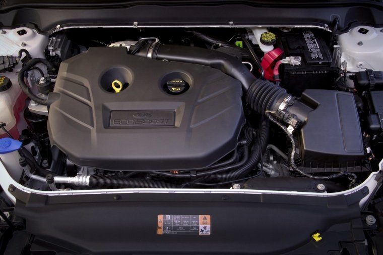 2013 Ford Fusion Titanium AWD 2.0-liter 4-cylinder turbocharged EcoBoost Engine Picture