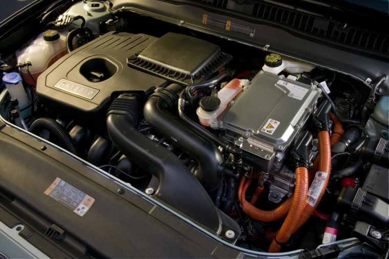 2014 Ford Fusion 2.0-liter 4-cylinder Hybrid Engine Picture