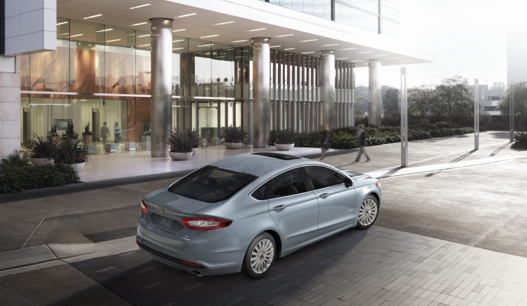 2014 Ford Fusion Hybrid SE Picture