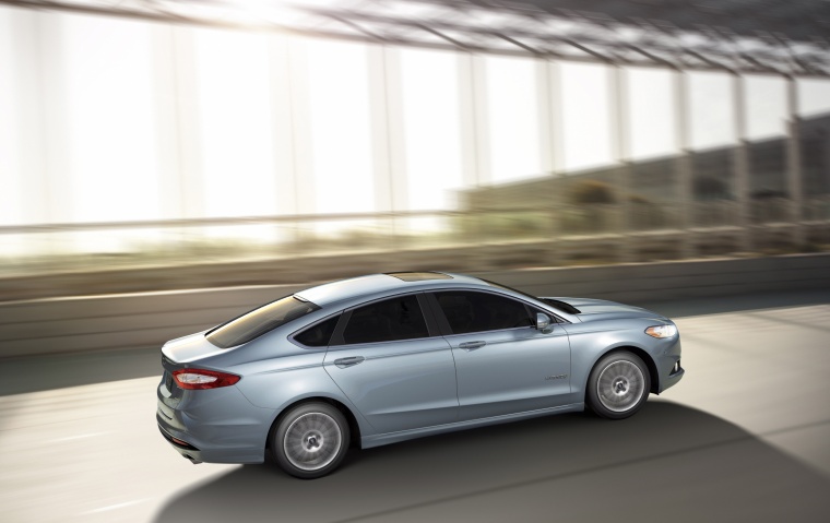 2014 Ford Fusion Hybrid SE Picture