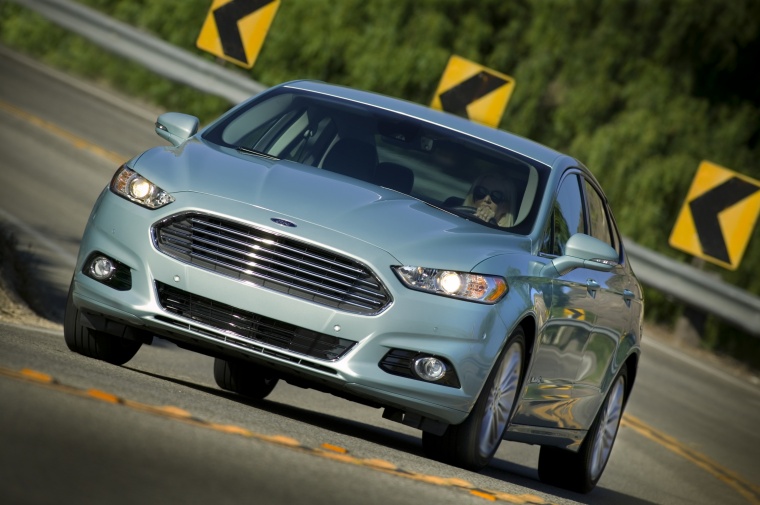 2014 Ford Fusion Hybrid SE Picture