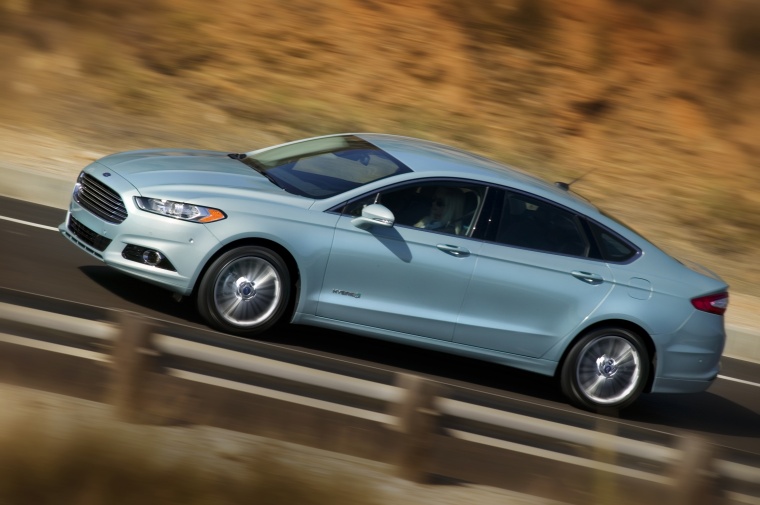 2014 Ford Fusion Hybrid SE Picture