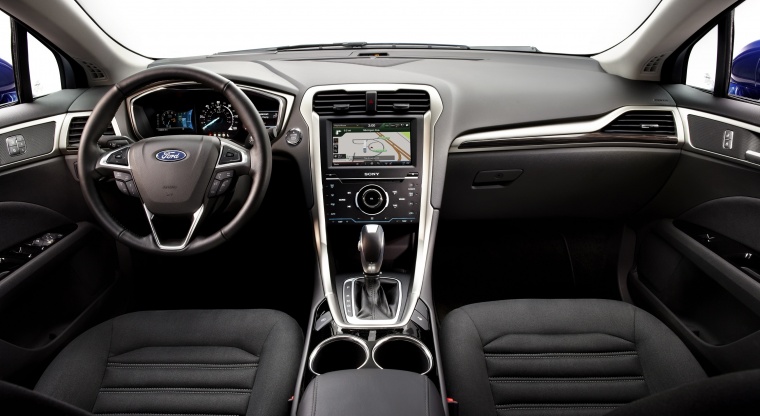 2015 Ford Fusion Hybrid SE Cockpit Picture