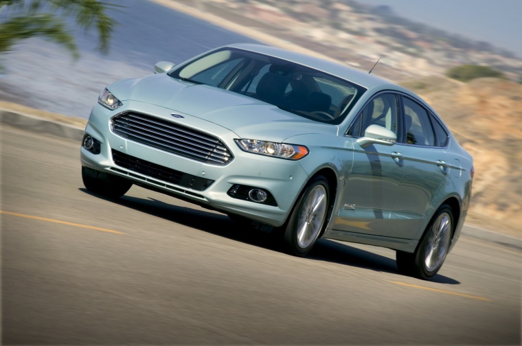 2015 Ford Fusion Hybrid SE Picture