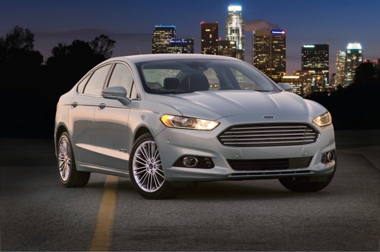 2015 Ford Fusion Hybrid SE Picture