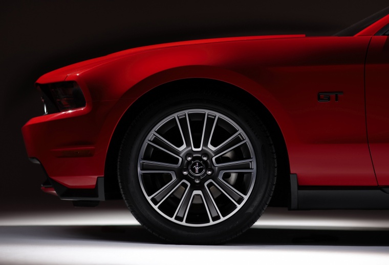2010 Ford Mustang GT Rim Picture