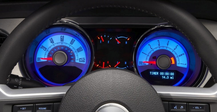 2010 Ford Mustang GT Gauges Picture