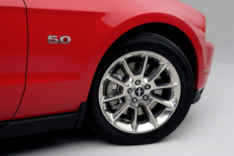 2011 Ford Mustang GT Coupe Rim Picture