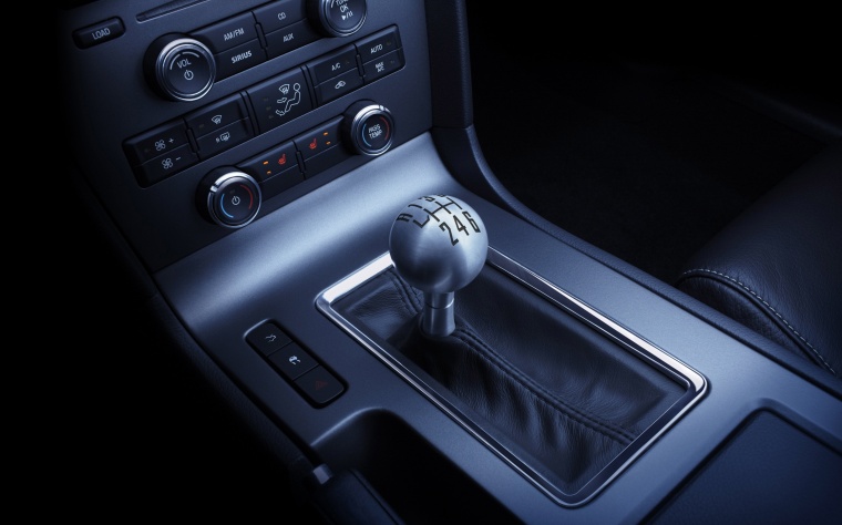 2011 Ford Mustang Gear Lever Picture