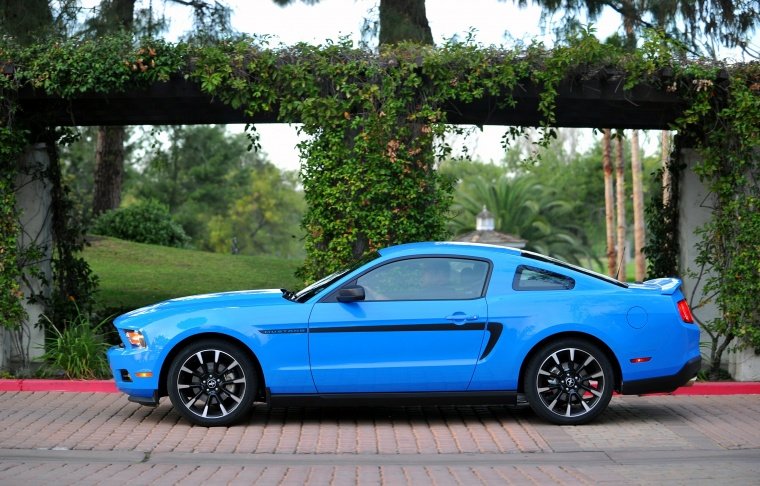 2012 Ford Mustang V6 Coupe Picture