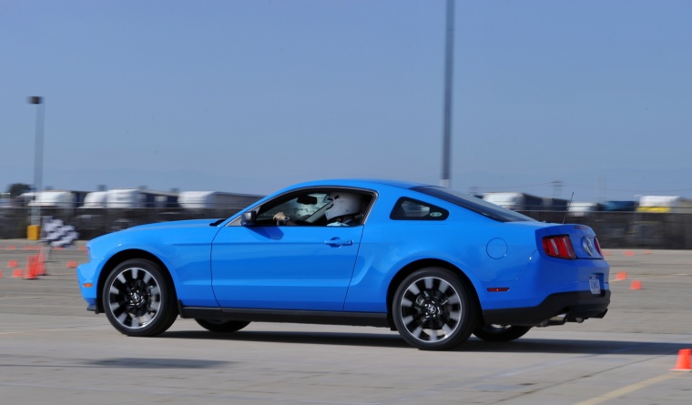 2012 Ford Mustang V6 Coupe Picture