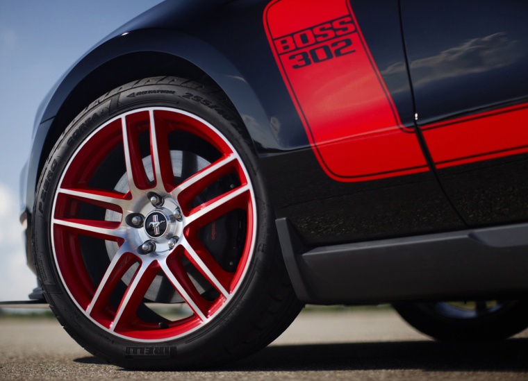 2012 Ford Mustang Boss 302 Coupe Rim Picture