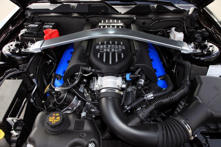 2012 Ford Mustang Boss 302 Coupe 5.0-liter V8 Engine Picture